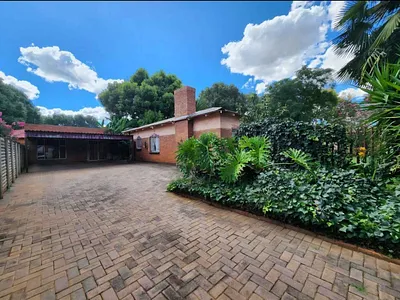 3 Bedroom House For Sale in Vanderbijlpark CE 1, Vanderbijlpark CE - 7KZk.webp