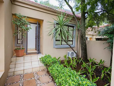 3 Bedroom Townhouse To Rent in Pretoria - NzPw.webp