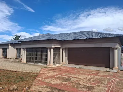 4 Bedroom House For Sale in Vereeniging - 8TwU.webp