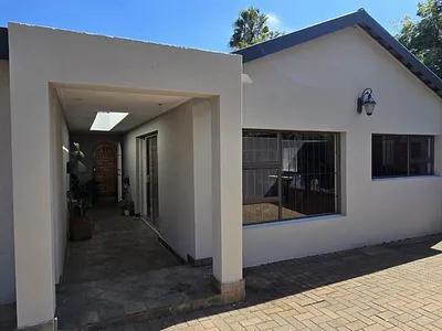 4 Bedroom House For Sale in Pretoria - img