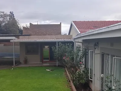 6 Bedroom House For Sale in Johannesburg - img