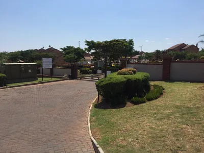 2 Bedroom Apartment To Rent in Pretoria - img