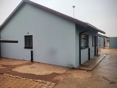 2 Bedroom House For Sale in Katlehong - fZxx.webp