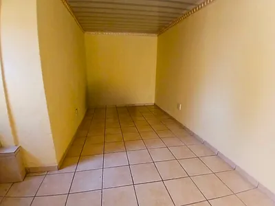 Room To Rent in Soweto - ZZr5.webp
