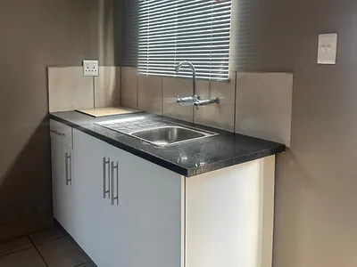 1 Bedroom House To Rent in Soweto - BMss.webp