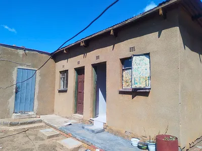 Room To Rent in Soweto - 3tw6.webp