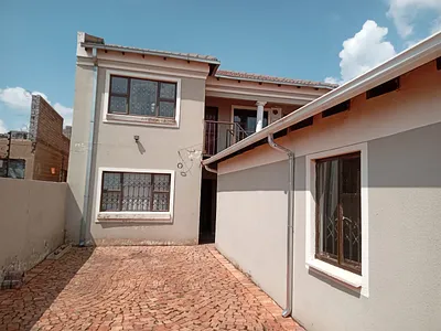 1 Bedroom House To Rent in Soweto - 3N82.webp