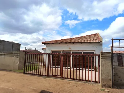 4 Bedroom House To Rent in Alberton - MxY2.webp
