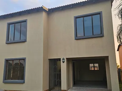 3 Bedroom Townhouse To Rent in Krugersdorp - zzPe.webp