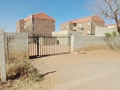 2 Bedroom Apartment For Sale in Soweto - 9bCJ.webp