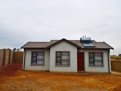 2 Bedroom House For Sale in Roodepoort - Zcx1.webp