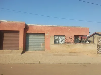 2 Bedroom House To Rent in Soweto - 86Q2.webp