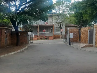 3 Bedroom Apartment For Sale in Roodepoort - M68S.webp