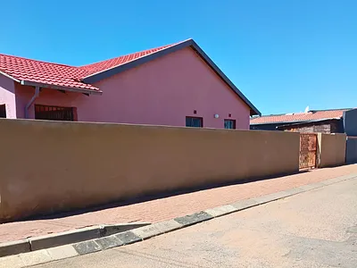 2 Bedroom House To Rent in Soweto - KRz6.webp