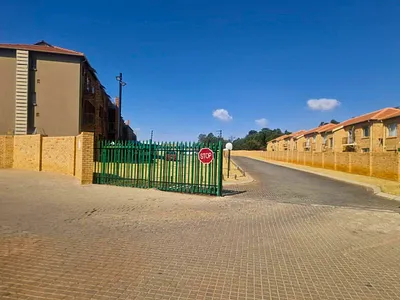 2 Bedroom Apartment For Sale in Randfontein - ELBq.webp