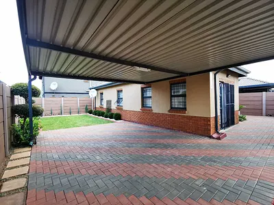 3 Bedroom House For Sale in Leopard's Rest Security Estate, Alberton - K5Wu.webp