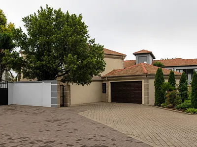 4 Bedroom Townhouse For Sale in Kempton Park - img