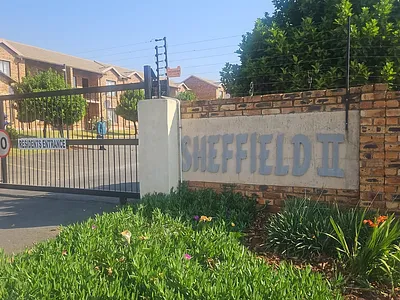 2 Bedroom Apartment For Sale in Kempton Park - k6SF.webp