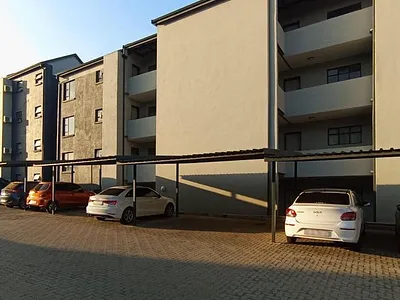 2 Bedroom Apartment For Sale in Glen Austin, Midrand - Yq3Q.webp