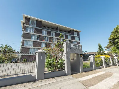 2 Bedroom Apartment To Rent in Port Elizabeth - img