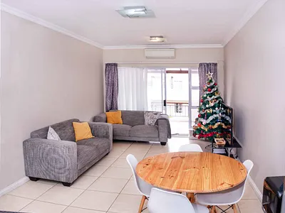 2 Bedroom Apartment For Sale in Port Elizabeth - xjh3.webp