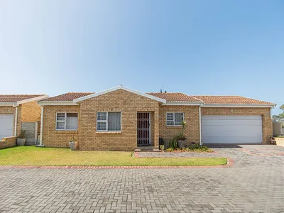 3 Bedroom Townhouse For Sale in Port Elizabeth - img