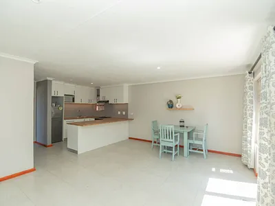2 Bedroom Townhouse For Sale in Port Elizabeth - OpDW.webp