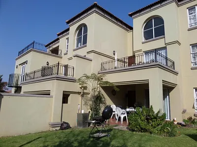 3 Bedroom Townhouse To Rent in Sandton - VEe8.webp