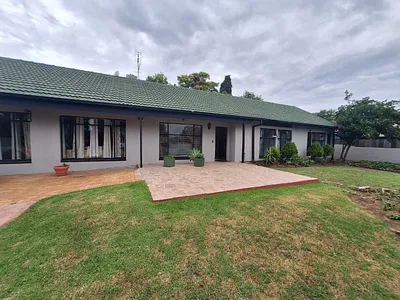 4 Bedroom House To Rent in Sandton - img