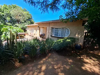 2 Bedroom Apartment To Rent in Randburg - 3kWZ.webp