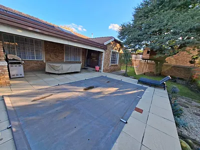 3 Bedroom Townhouse To Rent in Roodepoort - Pg6Q.webp