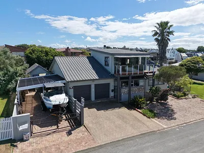 5 Bedroom House For Sale in Stilbaai West, Stilbaai - img
