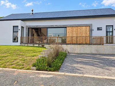 2 Bedroom House For Sale in Stilbaai West, Stilbaai - img