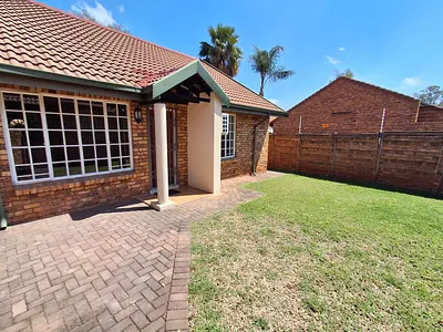 3 Bedroom Townhouse For Sale in Centurion - img