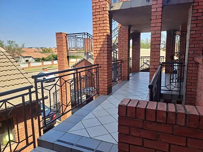 3 Bedroom Apartment For Sale in Centurion - img