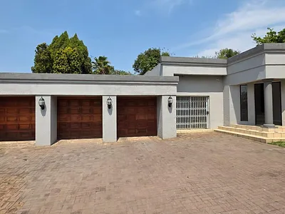 6 Bedroom House For Sale in Krugersdorp - img