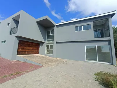 5 Bedroom House For Sale in Centurion - ZMRN.webp