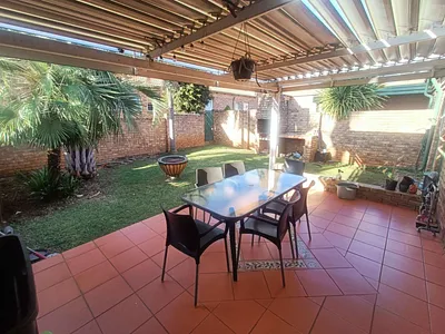 2 Bedroom Townhouse For Sale in Centurion - kX91.webp