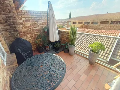 2 Bedroom Apartment For Sale in Centurion - owEC.webp