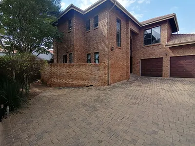 5 Bedroom House For Sale in Centurion - 5siT.webp