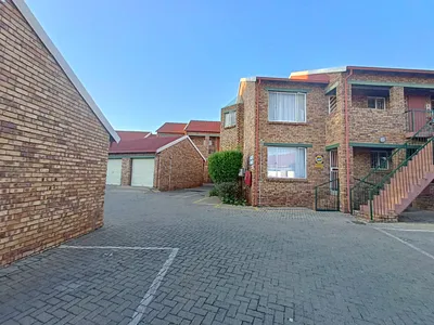 2 Bedroom Apartment For Sale in Centurion - d8rr.webp