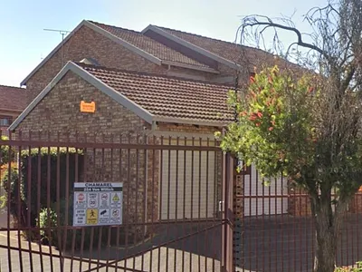 2 Bedroom Apartment For Sale in Centurion - r4qF.webp
