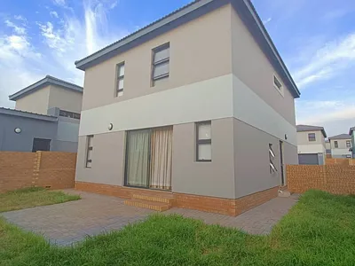 3 Bedroom House For Sale in Centurion - rgOO.webp