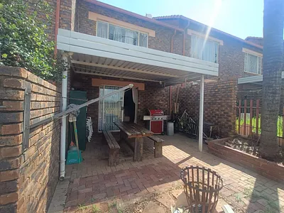 2 Bedroom Townhouse For Sale in Centurion - 4tVq.webp