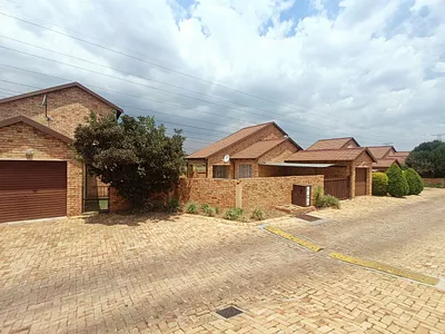 3 Bedroom Townhouse For Sale in Centurion - mikq.webp
