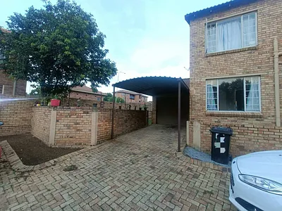 2 Bedroom Townhouse For Sale in Centurion - img