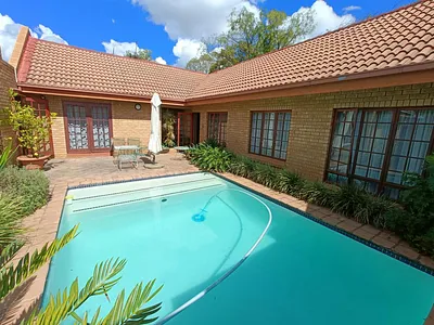 4 Bedroom House For Sale in Centurion - img