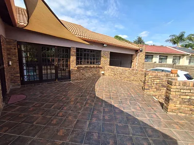 4 Bedroom House For Sale in Centurion - img