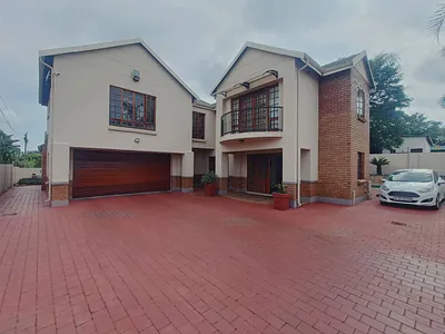 5 Bedroom House For Sale in Centurion - img