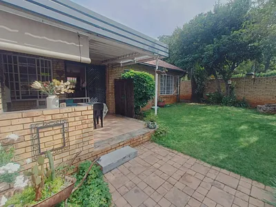 3 Bedroom Townhouse For Sale in Centurion - img